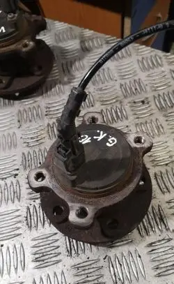 Volvo V70 Rear wheel bearing hub 