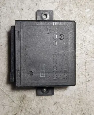 Mercedes-Benz Sprinter W901 W902 W903 W904 Door central lock control unit/module 0165459232