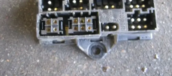 Mercedes-Benz SL R129 Current control relay 1295450026