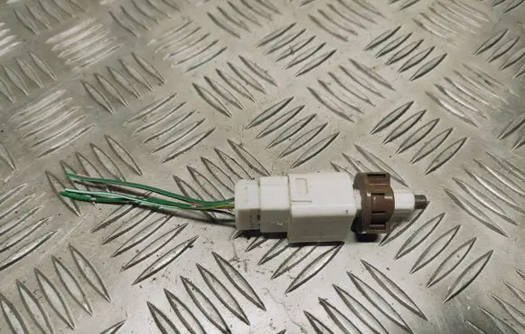 Suzuki Swift II Brake pedal sensor switch