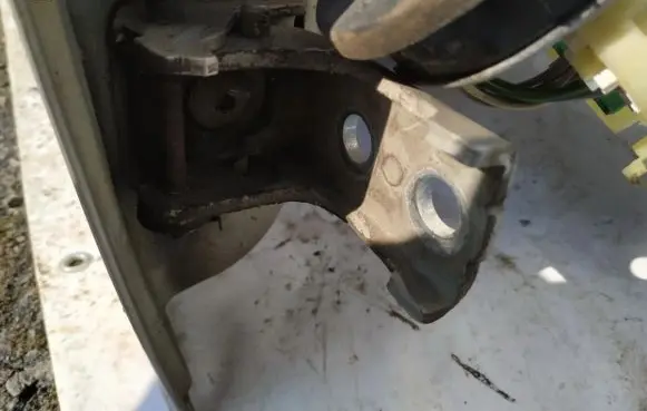 Citroen C3 Front door upper hinge