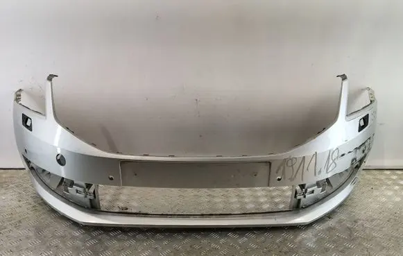 Skoda Octavia Mk3 (5E) Front bumper 5E0807221N