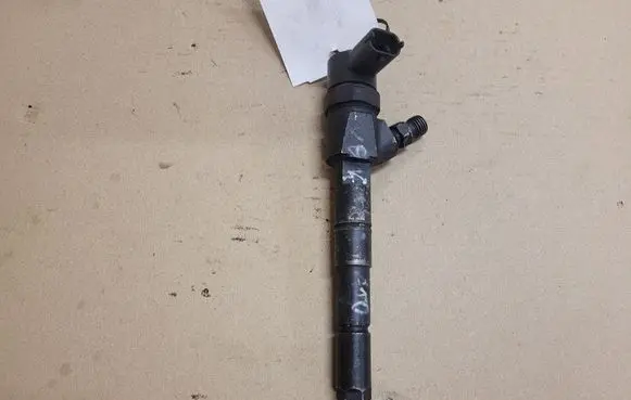 Opel Zafira B Fuel injector 0445110243