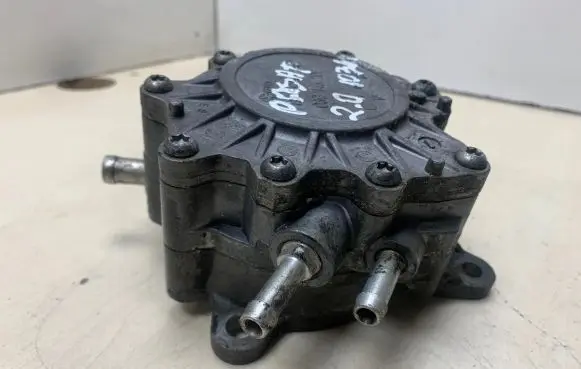 Volkswagen Jetta V Vacuum pump 03G145209 V5128