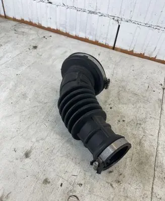Opel Insignia B Turbo air intake inlet pipe/hose 84120197