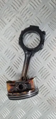 Nissan Murano Z51 Piston with connecting rod