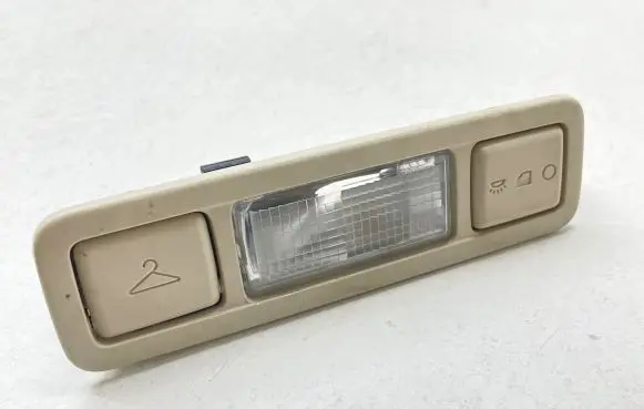 Renault Megane III Rear seat light BJ3213776A P0753XX