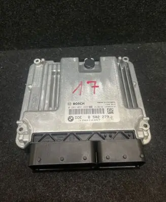 BMW 5 F10 F11 Engine control unit/module 8582279 170212357 0281031299