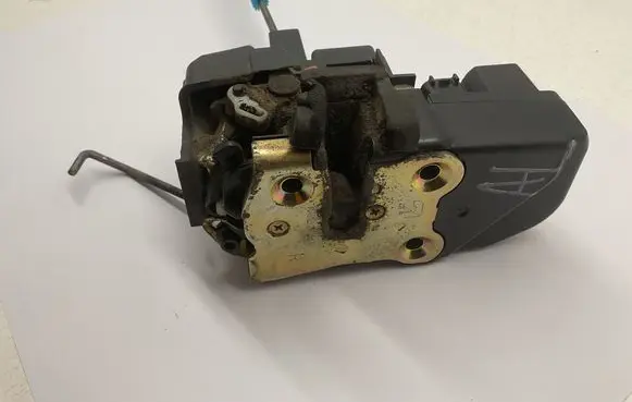 Jeep Cherokee III KJ Rear door lock