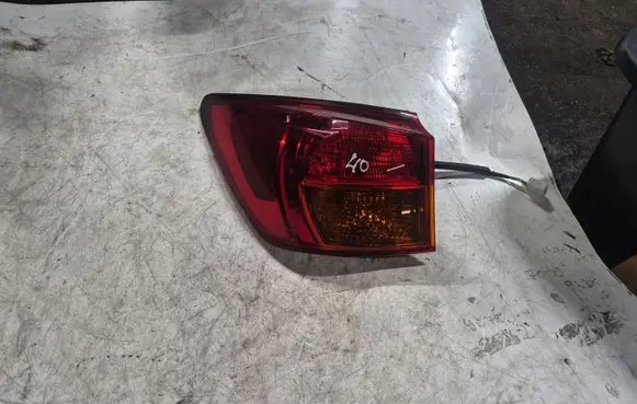 Lexus IS 220D-250-350 Rear/tail lights