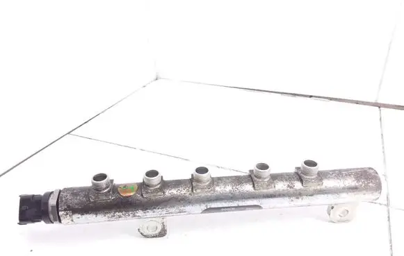 Opel Zafira B Fuel main line pipe 55209572 0445214095