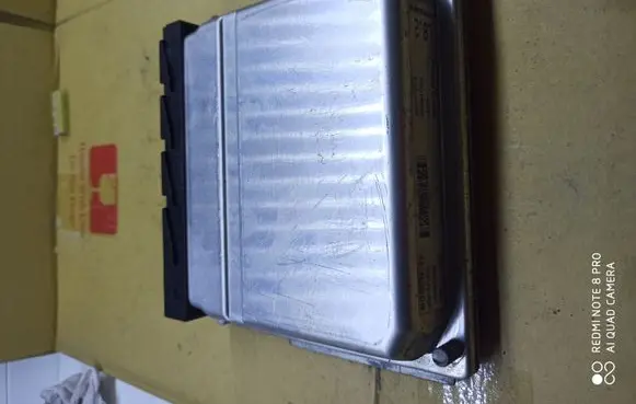 Volvo V70 Engine control unit/module 30637733A