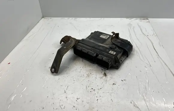 Toyota RAV 4 (XA30) Engine control unit/module 8966142C00 1758007734