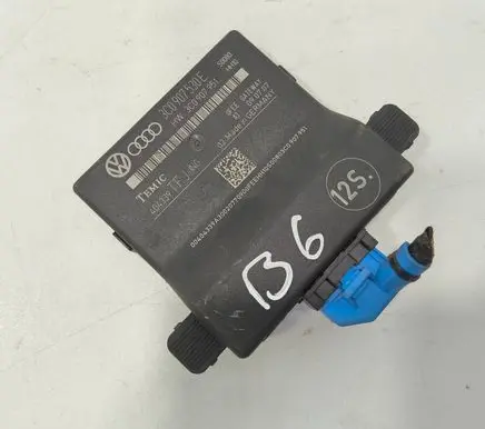 Volkswagen PASSAT B6 Gateway control module 3C0907530