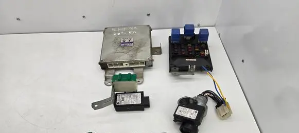 Engine ECU kit and lock set