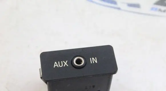 BMW X3 F25 AUX in-socket connector 6986791