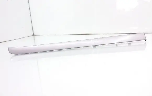 Dashboard glove box trim