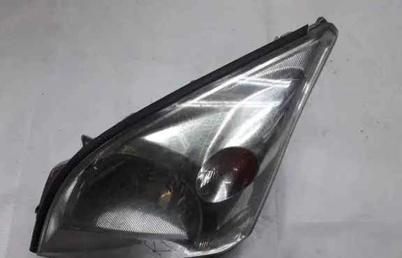 Toyota Corolla Verso E121 Headlight/headlamp