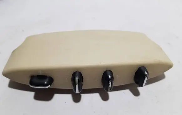 Mercedes-Benz CLK A209 C209 Seat heating switch 2098000178DD A2098000178