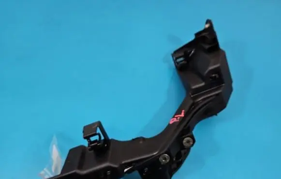 Hyundai i30 Headlight/headlamp mounting bracket 64156A6000 IMPRK1567860