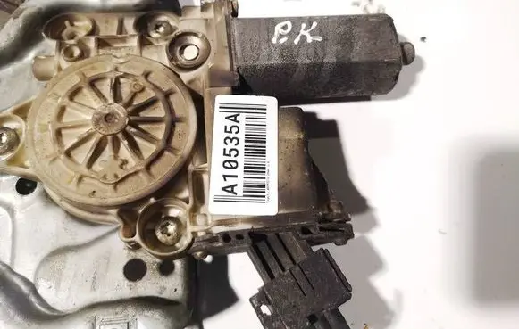 Toyota Avensis T250 Front door window regulator motor 992045100 992045-100