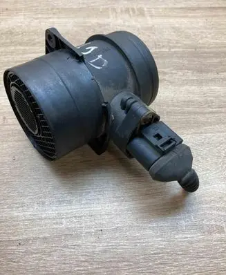Volkswagen Sharan Mass air flow meter 0281002461 074906461B