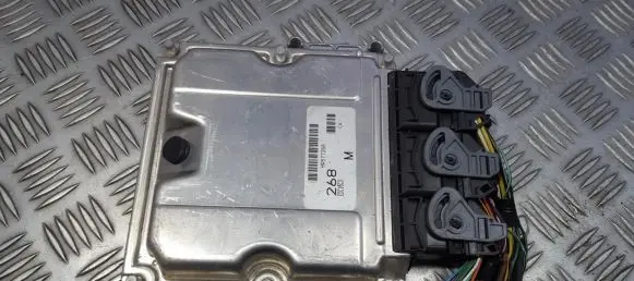 Mitsubishi Carisma Engine control unit/module MR577268 EDC15C3