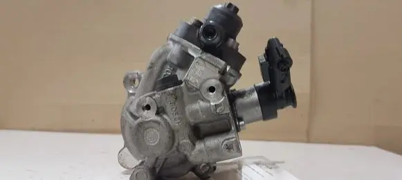 Mercedes-Benz E W213 Fuel injection high pressure pump A6540700001 0445010736 0928400798