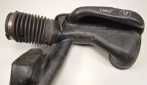 Chevrolet Tahoe Intake resonator 15769060