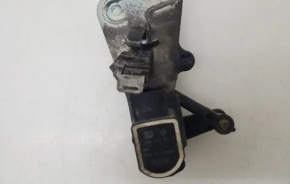 Mercedes-Benz E W212 Air suspension front height level sensor A0065428318