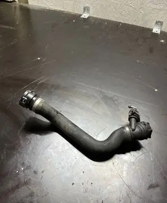 BMW 3 E90 E91 Coolant pipe/hose 32737
