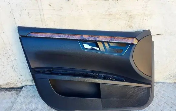 Mercedes-Benz S W221 Front door card panel trim A221720