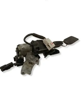 Toyota Avensis T220 Ignition lock 8978005020