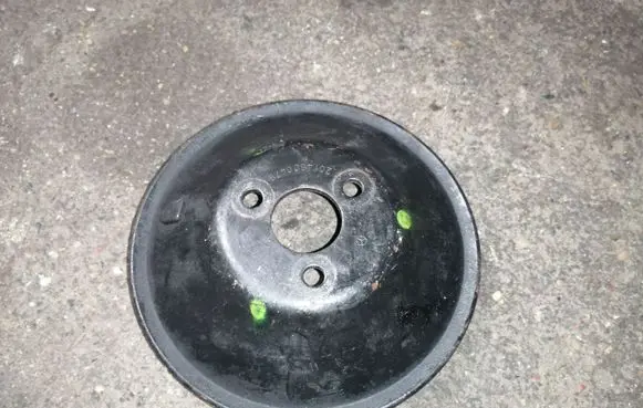 Mercedes-Benz E W124 Power steering pump pulley 2014600479