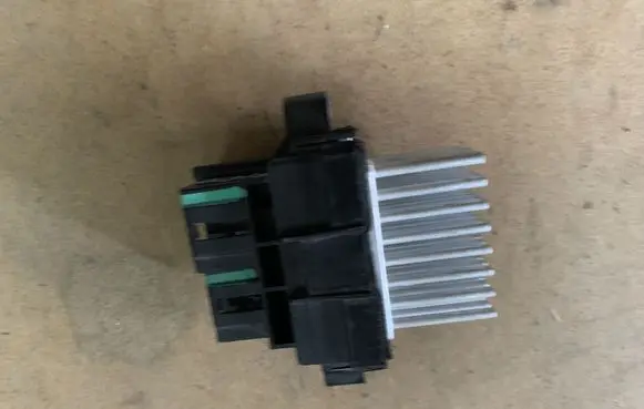 Chrysler Town u0026 Country V Heater blower fan relay W0591003