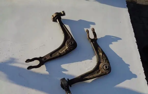 Peugeot 407 Front lower control arm/wishbone