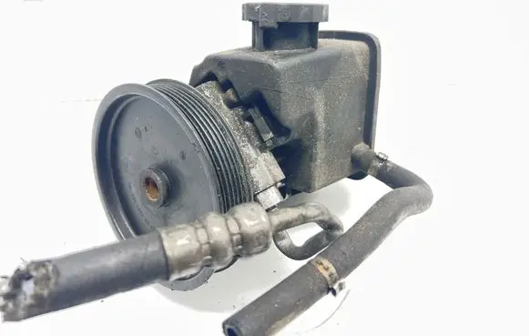 Mercedes-Benz C W204 Power steering pump A0044667001