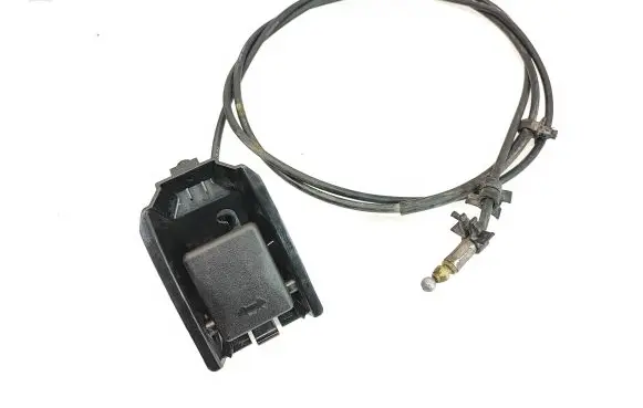 Suzuki Grand Vitara II Engine bonnet (hood) release handle