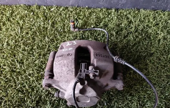 Mercedes-Benz C W204 Front brake caliper A2044407910