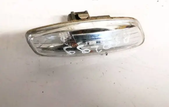 Peugeot 207 Front fender indicator light 