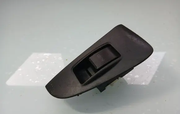 Toyota Avensis T250 Electric window control switch 7427105020