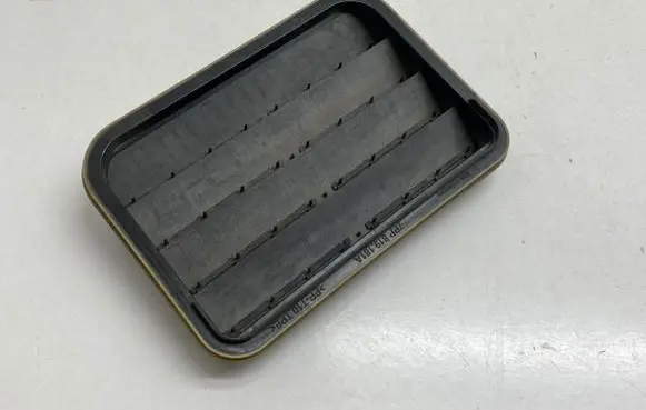 Quarter panel pressure vent