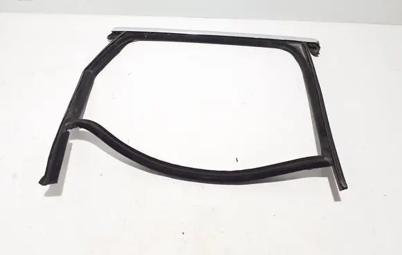 Porsche Cayenne (9Y0 9Y3) Rubber seal rear door 9Y0839432
