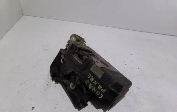Opel Combo C Front door lock 13203901
