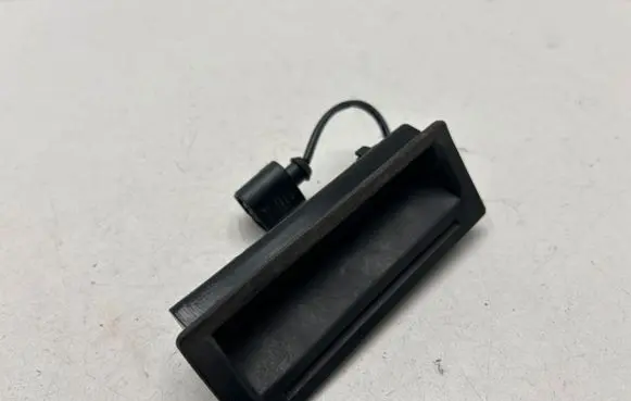 Tailgate opening switch