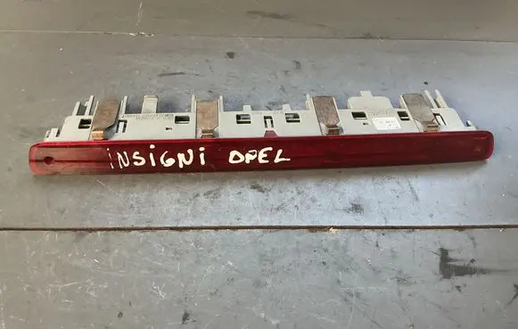 Opel Signum Third/center stoplight 377531