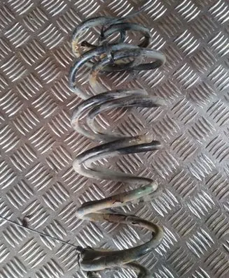 Volkswagen Golf III Rear coil spring