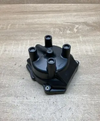 Nissan Bluebird Spark distributor cap 