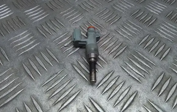 Lexus ES 250 - 300 - 330 Fuel injector 2325025020