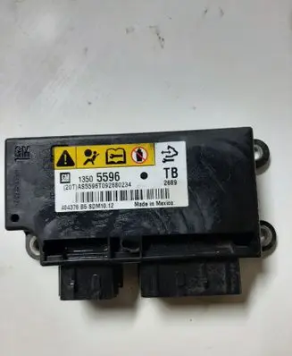 Opel Insignia A Airbag control unit/module 13505596 AS5596T092680234